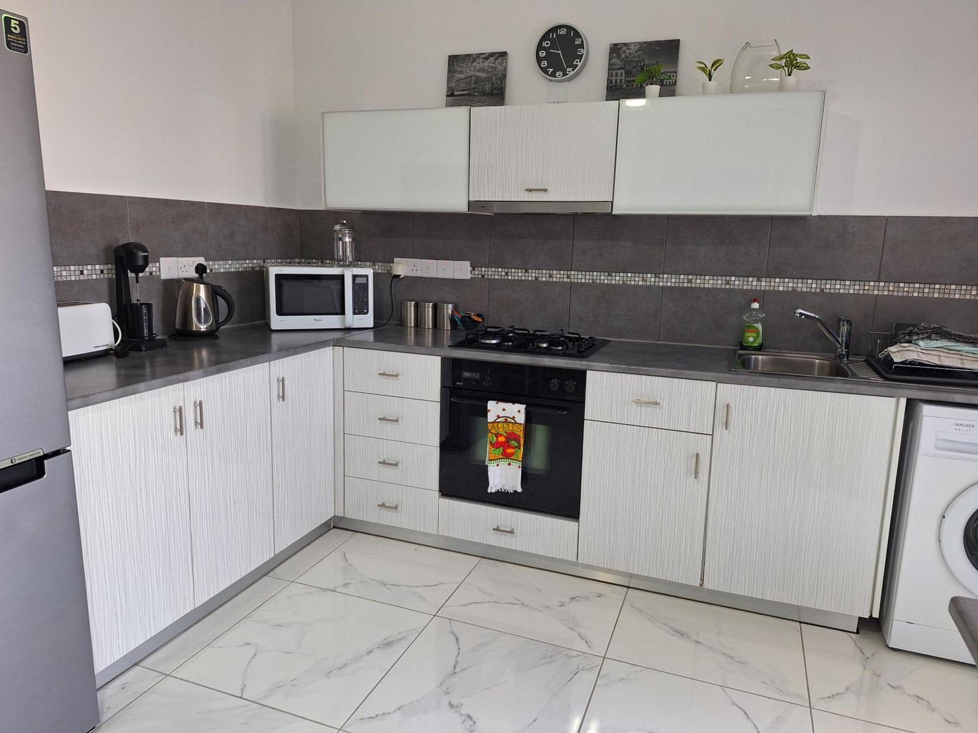 Diana Apartment ลิมาซอล ภายนอก รูปภาพ