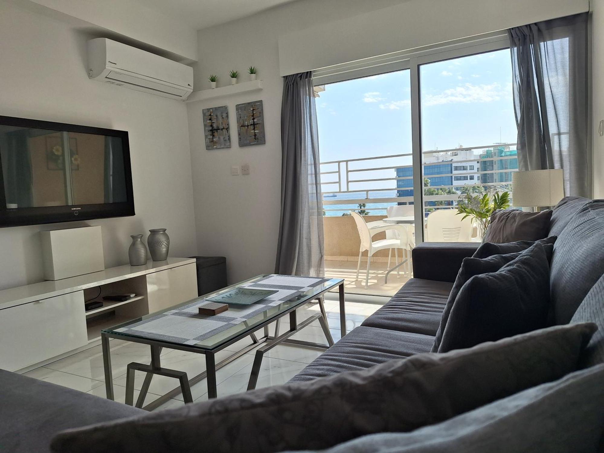 Diana Apartment ลิมาซอล ภายนอก รูปภาพ